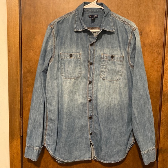 GAP Tops - GAP 100 cotton denim button up shirt. Long sleeved with button cuffs. Size US M.